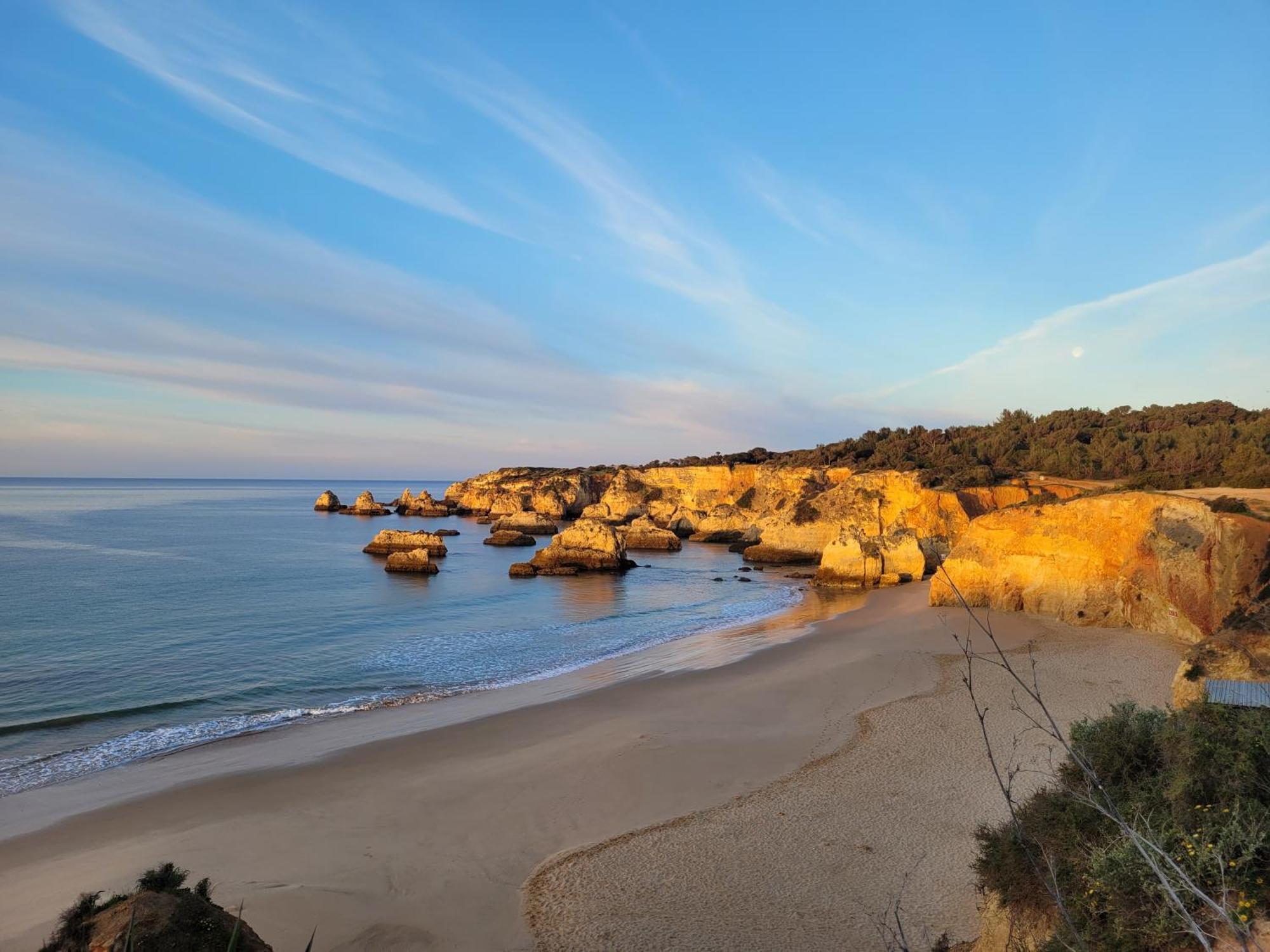 O Wow Sunset Beach And Cliffs View Portimao Exterior photo